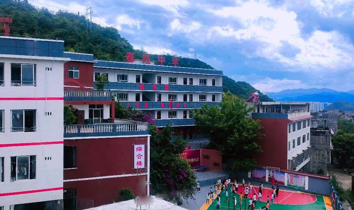 顶效春旺中学